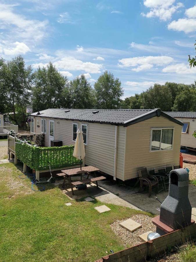 3 Bedroom Caravan With Hot Tub Tattershall Lakes Extérieur photo