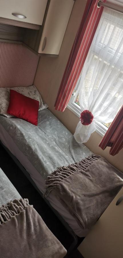 3 Bedroom Caravan With Hot Tub Tattershall Lakes Extérieur photo