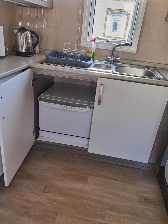 3 Bedroom Caravan With Hot Tub Tattershall Lakes Extérieur photo
