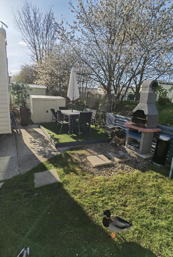 3 Bedroom Caravan With Hot Tub Tattershall Lakes Extérieur photo
