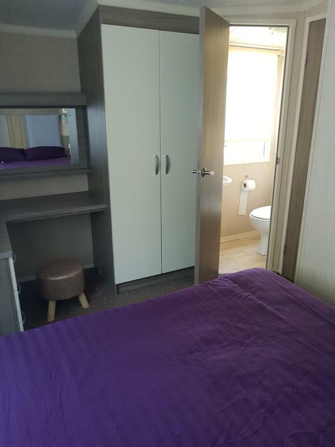 3 Bedroom Caravan With Hot Tub Tattershall Lakes Extérieur photo