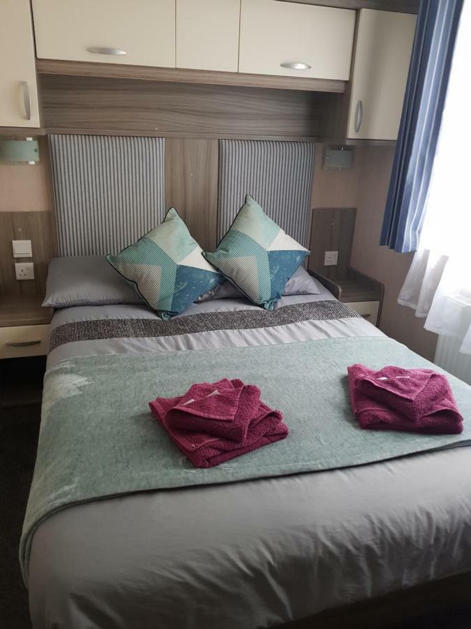 3 Bedroom Caravan With Hot Tub Tattershall Lakes Extérieur photo