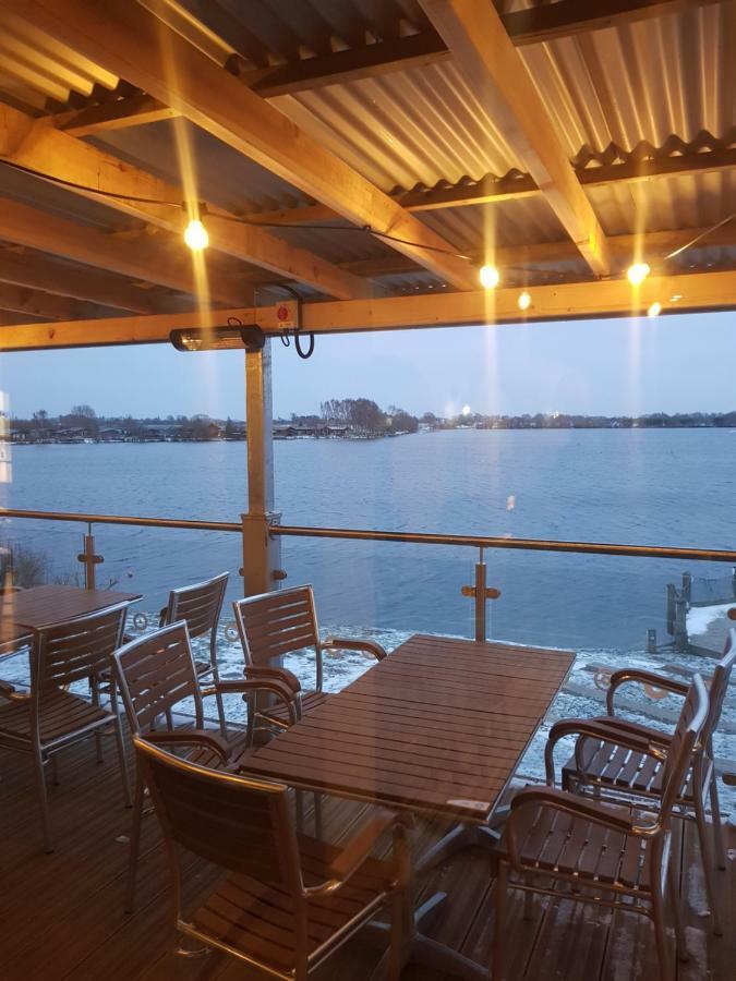 3 Bedroom Caravan With Hot Tub Tattershall Lakes Extérieur photo