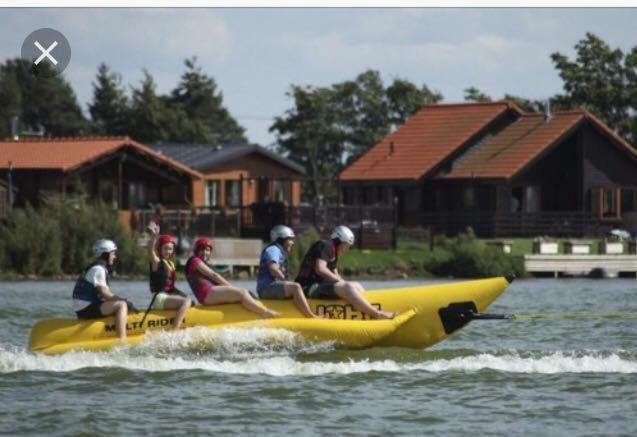 3 Bedroom Caravan With Hot Tub Tattershall Lakes Extérieur photo